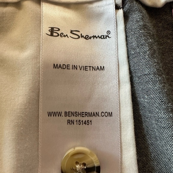 Three pair bundle of men’s size 33 shorts - Ben Sherman and Eddie Bauer - Picture 13 of 14